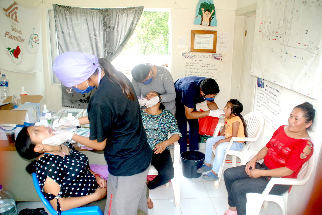 Tercera Jornada Dental y Primera Médica en Dos Comunidades